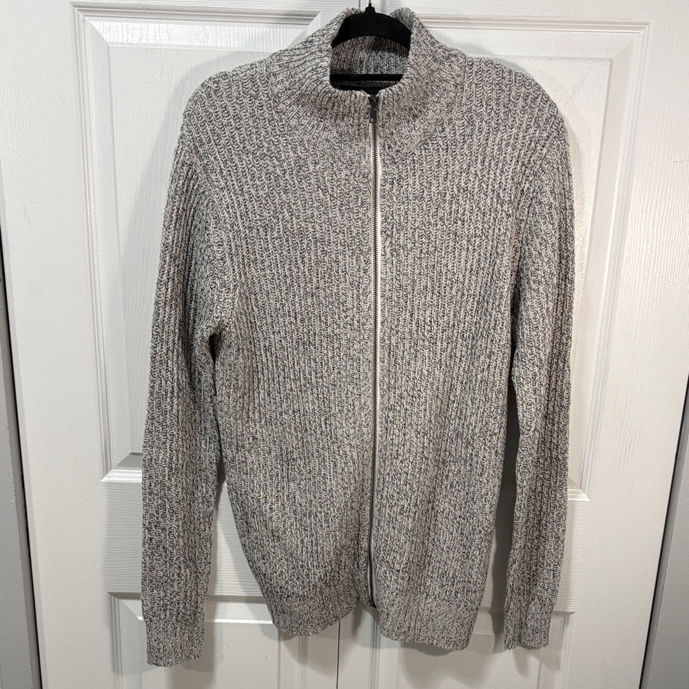 Men's Classic Zip-Up Sweater in Gray